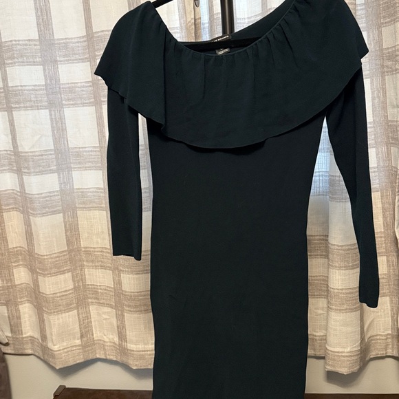 Club Monaco Off Shoulder Dress Size S - Picture 2 of 2